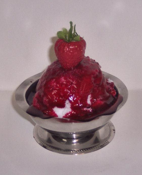 Sundae Small Strawberry