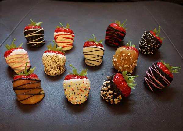 Assorted Dipped Strawberries (6)