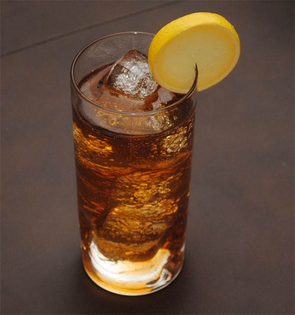 Iced Tea with Lemon