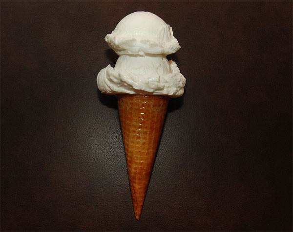 Ice Cream Cone (Double) (Vanilla)