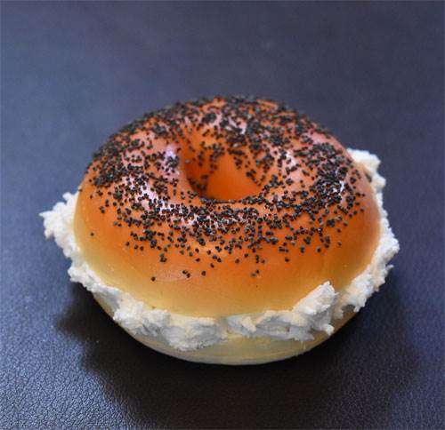 Bagel with Cream Cheese (Poppy)