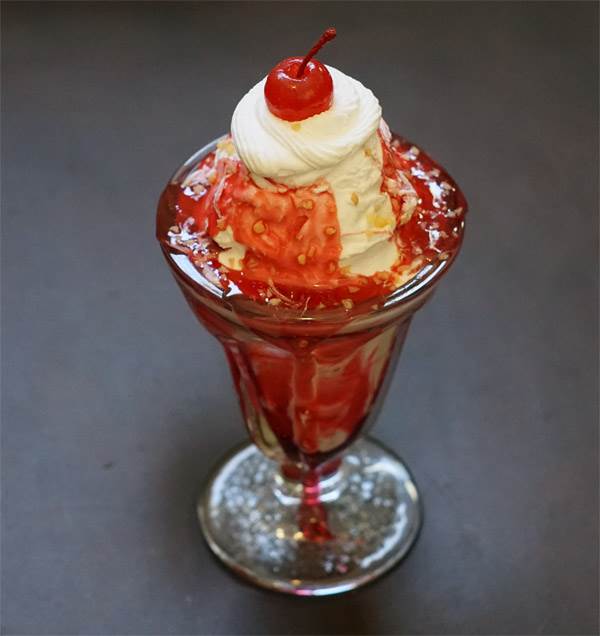 Sundae (Strawberry)